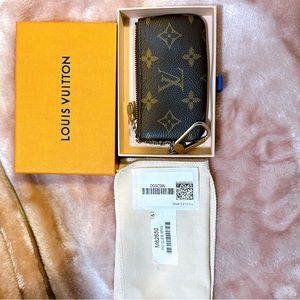 lv key pouch